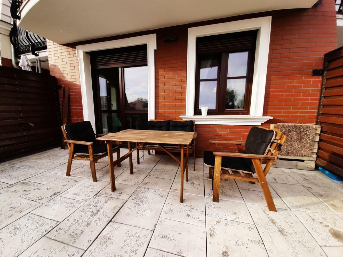 Apartamenty Lubin - Kamieniczka W Centrum Exterior foto